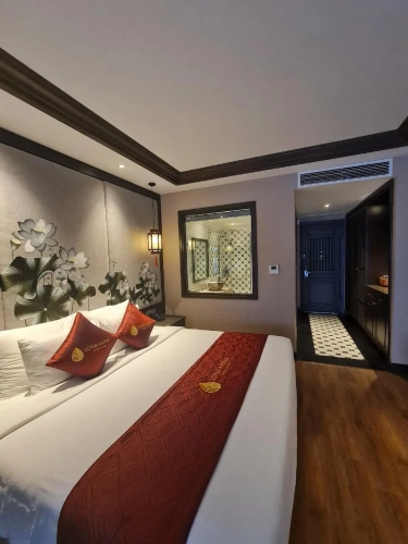 Deluxe Double room with city view