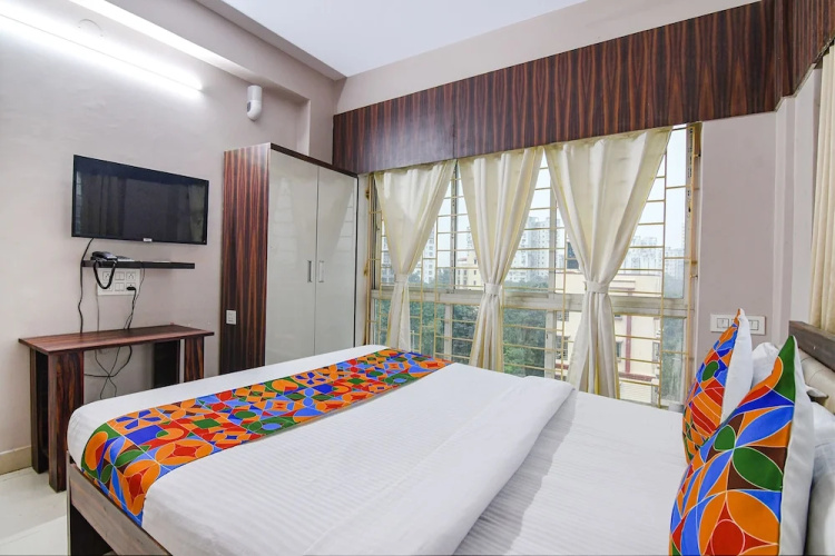 Fabhotel White House I