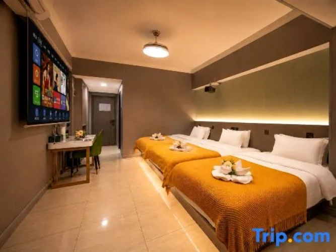 Standard Triple room