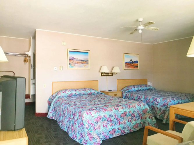 Appletree Inn