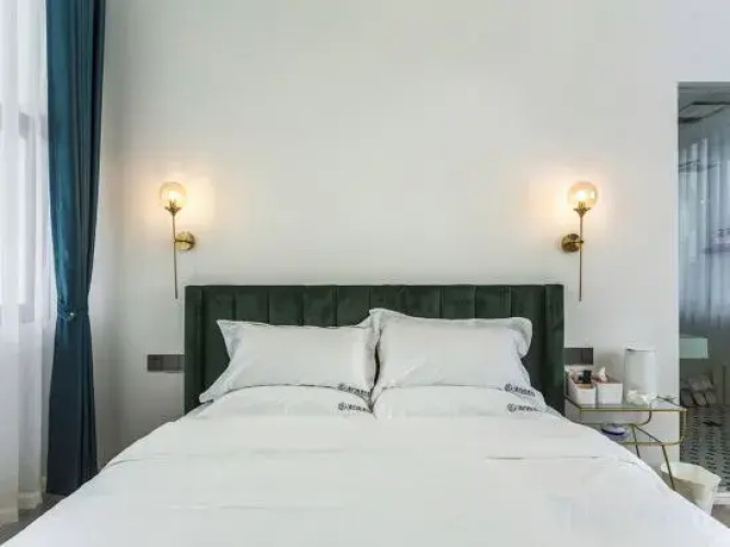 Mubai Light Luxury Hostel