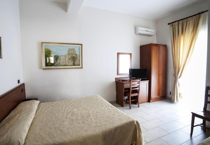 Standard Quadruple room with balcony