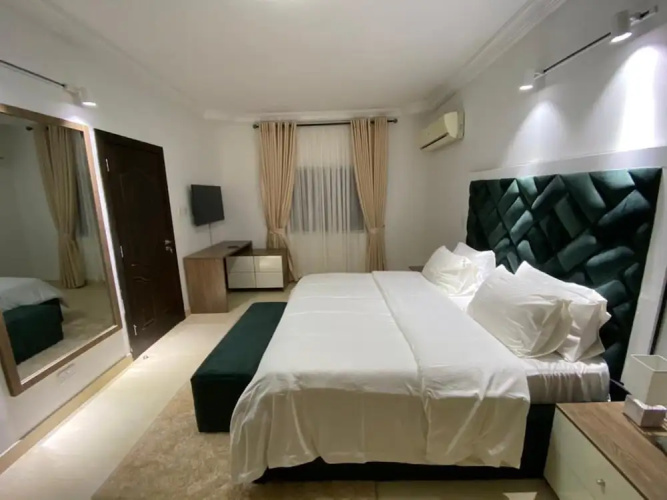 Charming and Spacious 3 Bed in Lekki Phase1