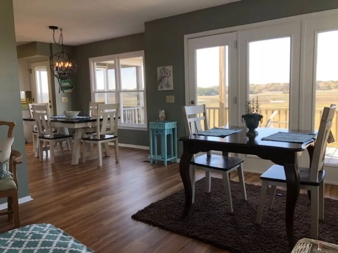 4 Bedrooms Cottage