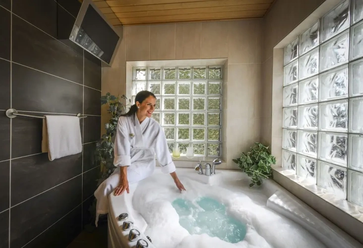 2 Bedrooms Luxury Apartment