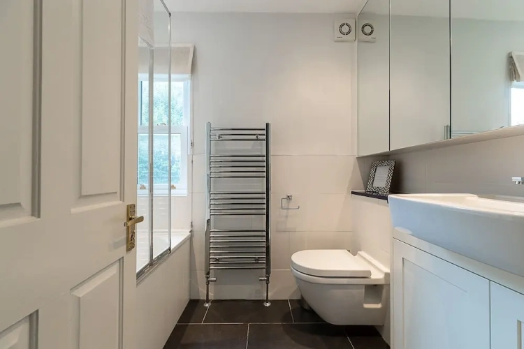 3 Bedrooms Cottage