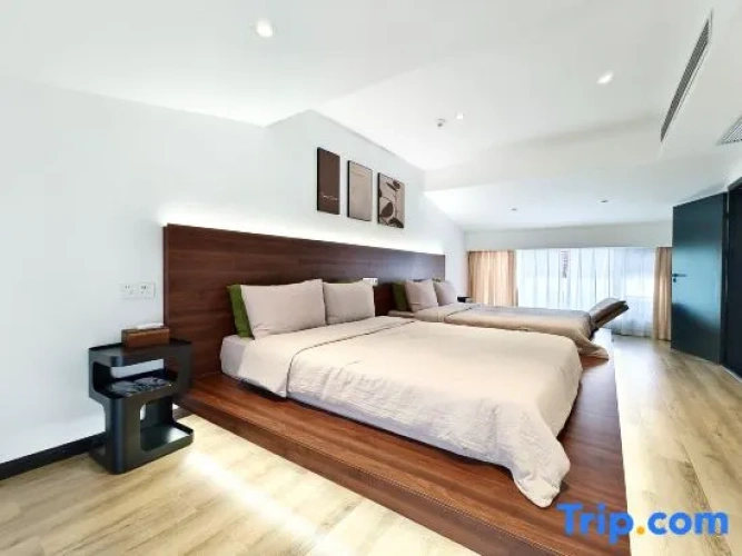 Standard Twin room with balcony