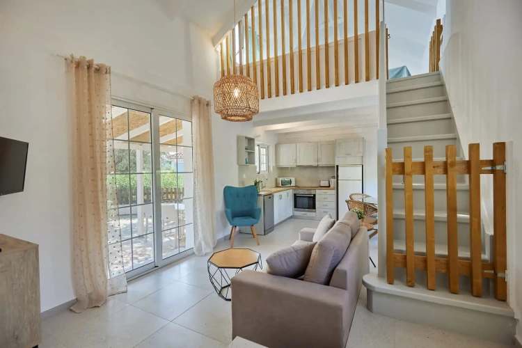 2 Bedrooms Apartment