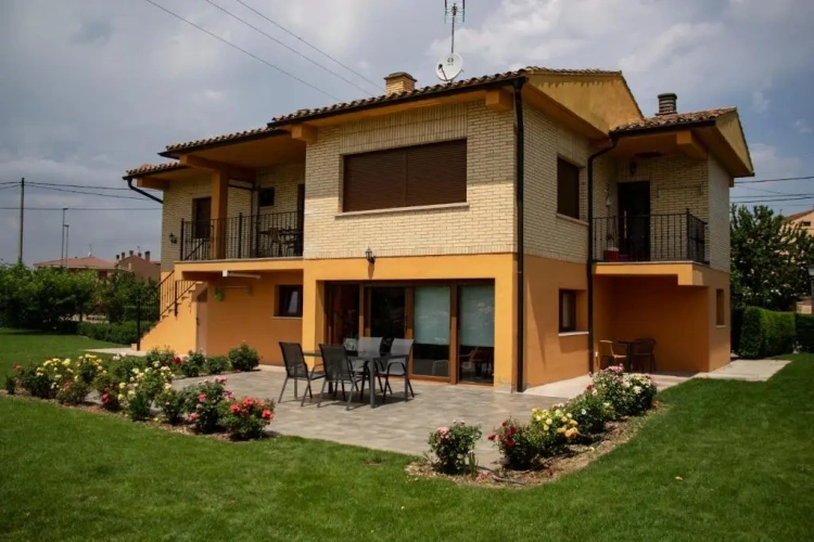 3 Bedrooms Cottage