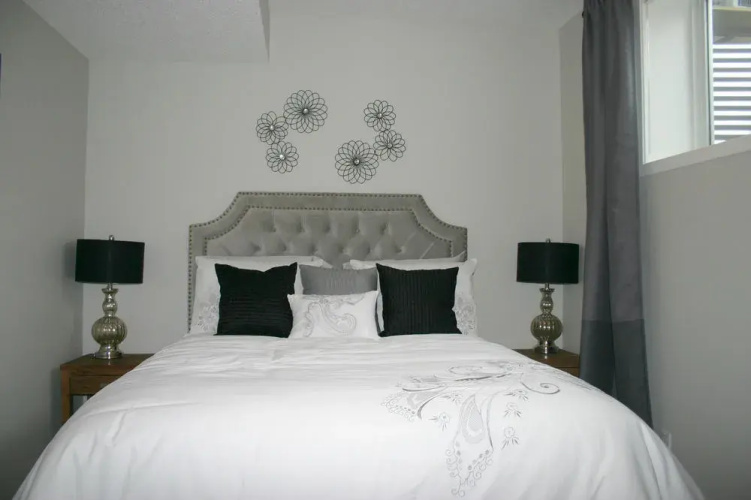 Mahogany Grove Inn and Suite