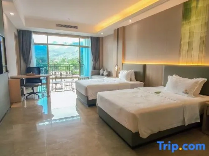 Sextuple Suite with balcony and with ocean view