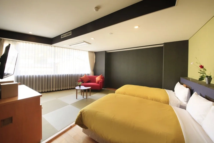 Standard Twin room with balcony