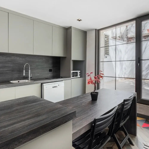 Spacious Modern Flat With Balcony 5 min to Taksim