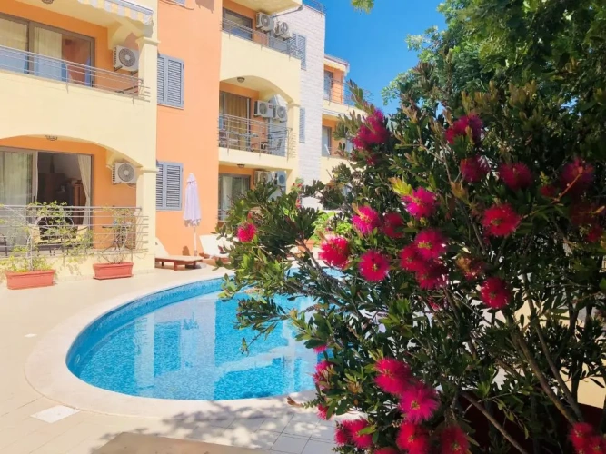 2 Bedrooms Apartment