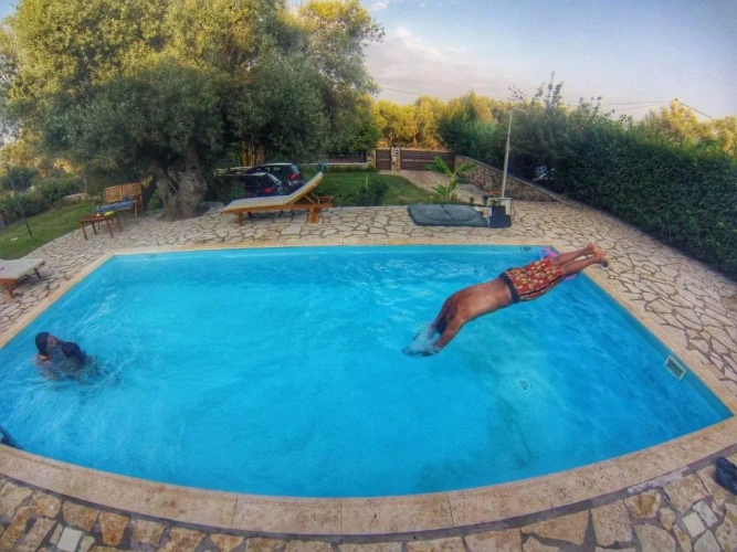 2 Bedrooms Villa
