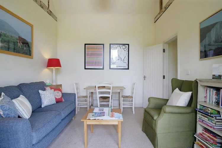 2 Bedrooms Cottage
