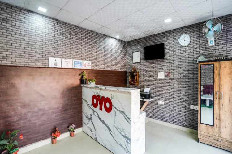 OYO Flagship 80502 Dream Palace Inn