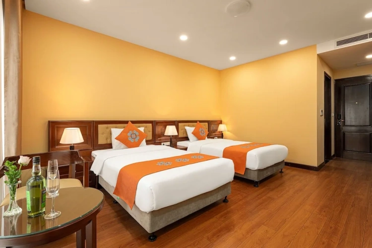 Standard Triple room