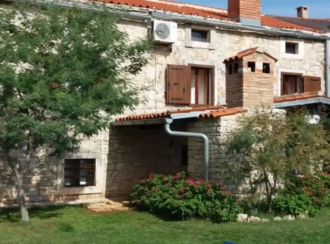 3 Bedrooms Cottage