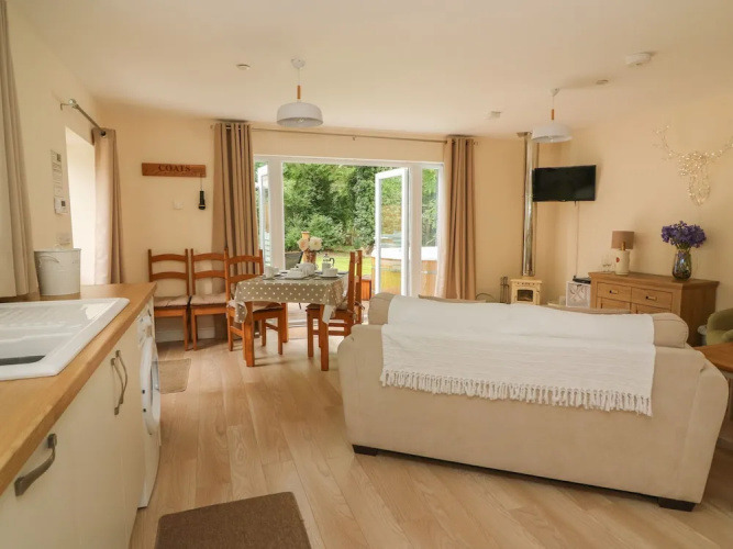 Ty Newydd Bach