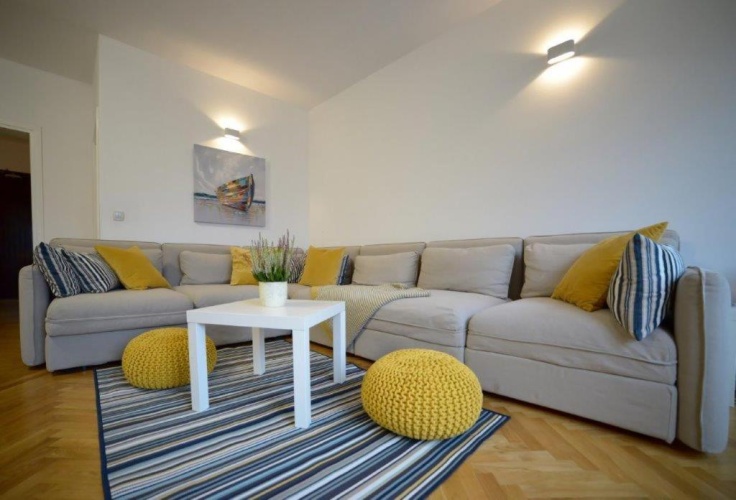 3 Bedrooms Apartment