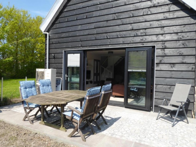 2 Bedrooms Cottage