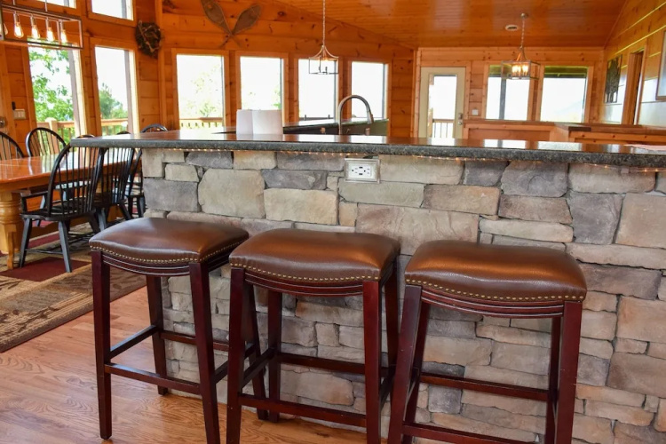 THE PINNACLE - 6 Br Cabin