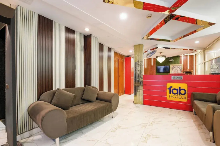 Fabhotel Ak Continental