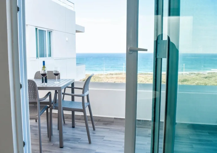 1 Bedroom Comfort Apartment with partial ocean view