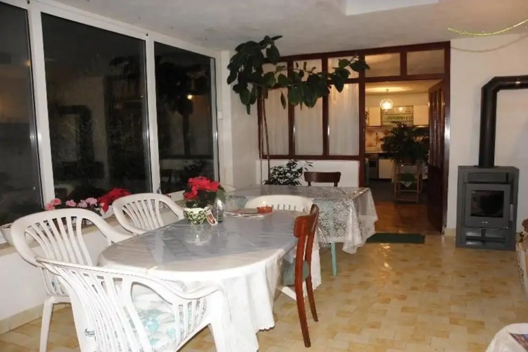 3 Bedrooms Cottage with balcony