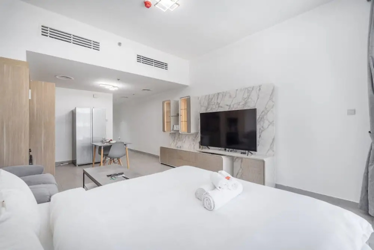 Heart-captivating Studio in Shamal Waves 2