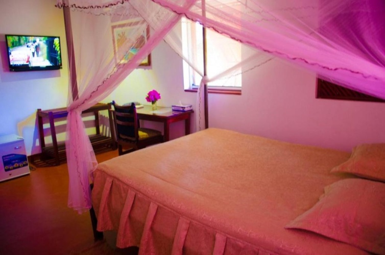 2 Bedrooms Bungalow