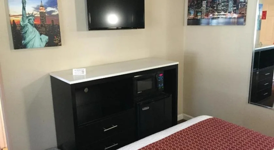 Relax Inn North Babylon