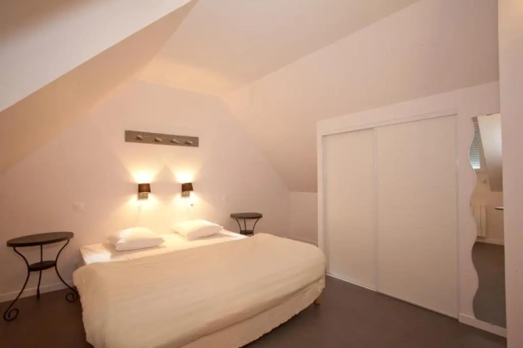 3 Bedrooms Apartment