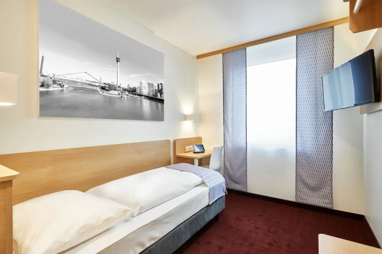 Basic Single room