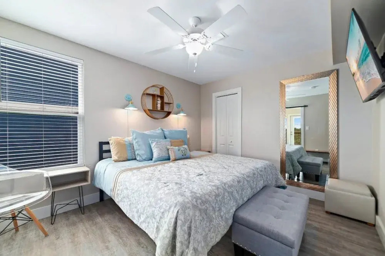 Pipedreams 333 E 4 Bedroom Home