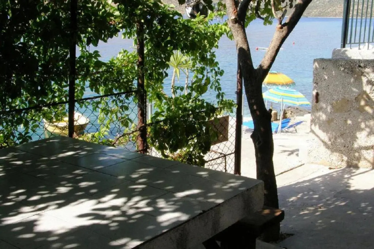 Apartment Kira - 20m from beach