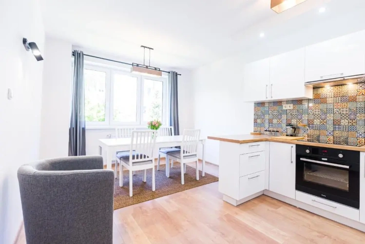 2 Bedrooms Apartment