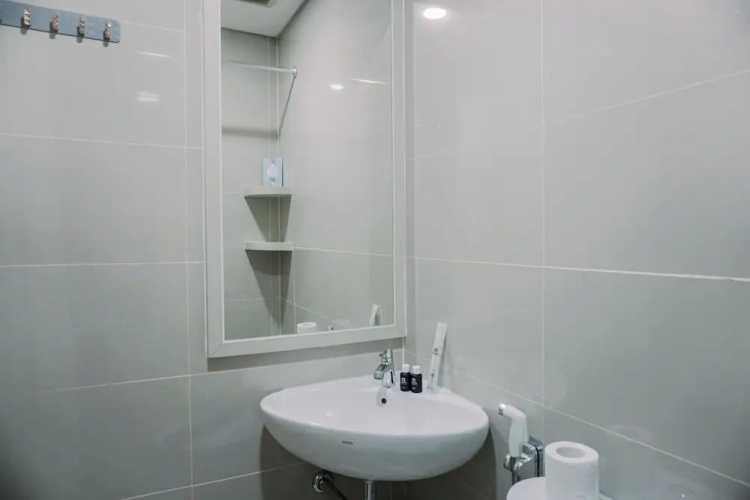 Nice and Elegant Studio Apartment at B Residence