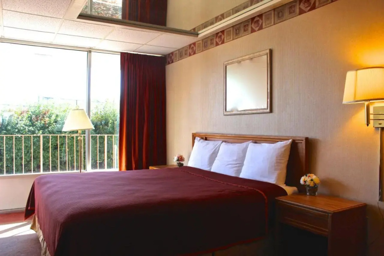 Ramada Richmond West