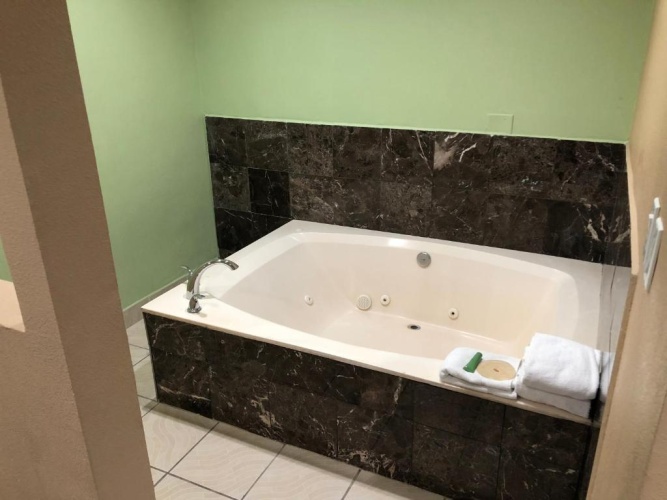 2 Bedrooms Deluxe Suite