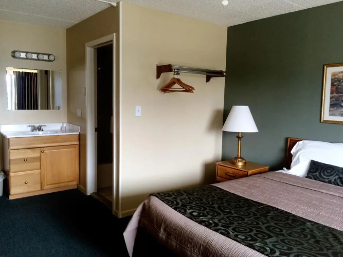 Sand Pebble Motor Lodge