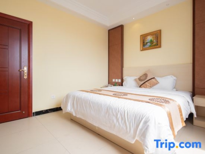 1 Bedroom Business Suite