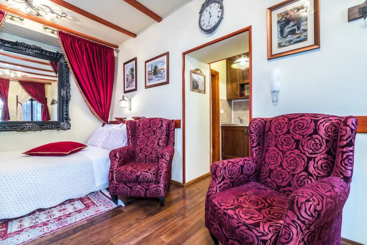 Emperor's Suites