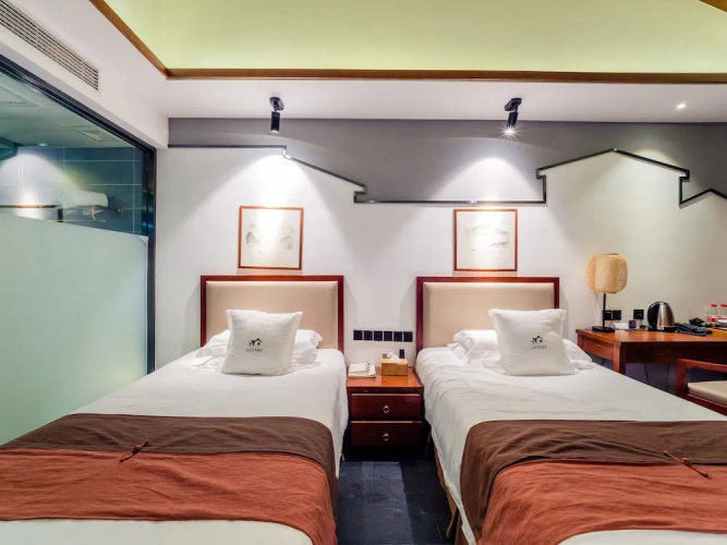 CQJ Lestay Hotel