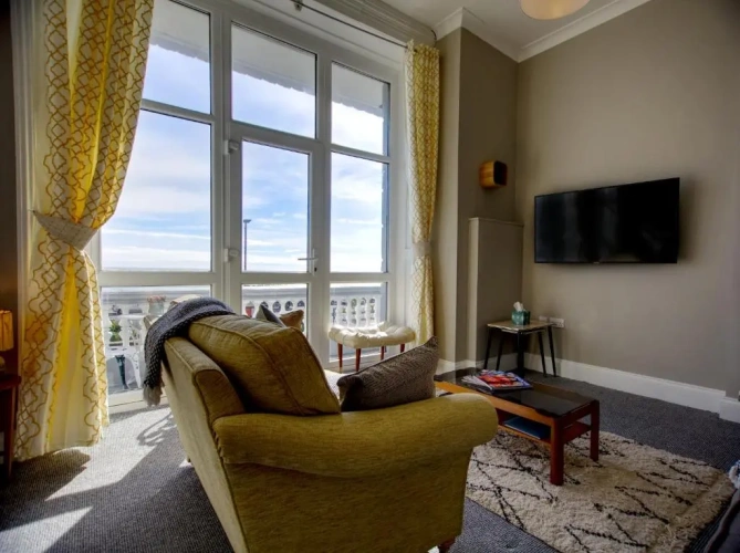 2 Bedrooms Quadruple Apartment