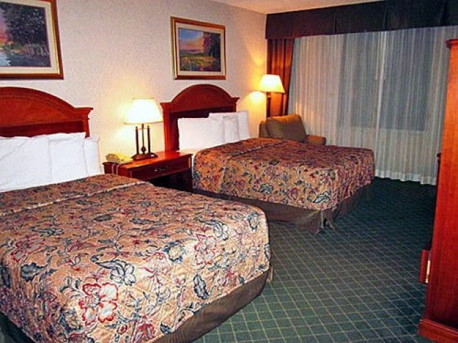 Ramada Tulsa Airport East