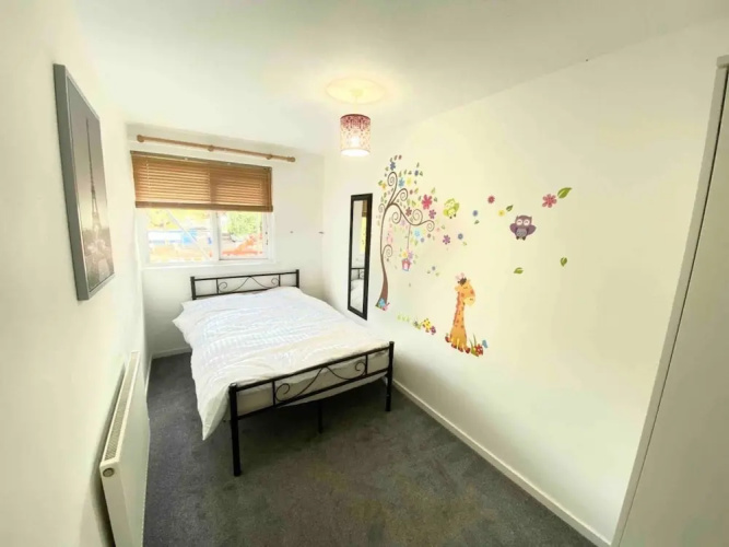 Nice 3-Bed Apartment Close to Heathrow