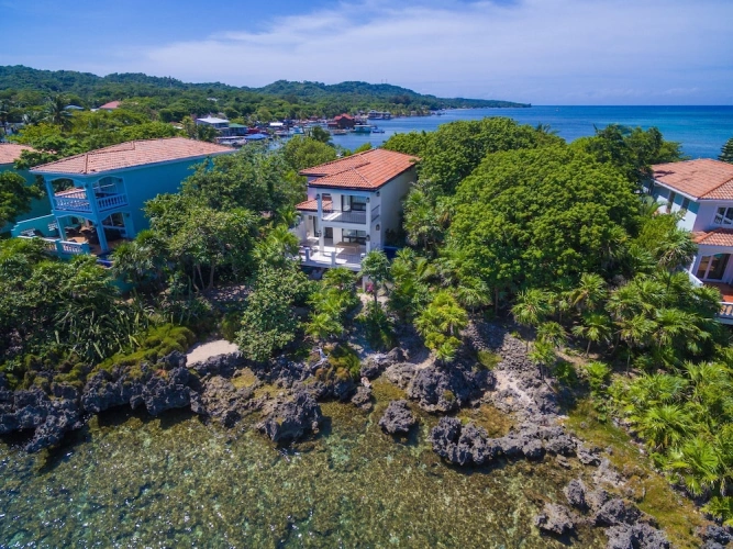 4 Bedrooms Sextuple Cottage