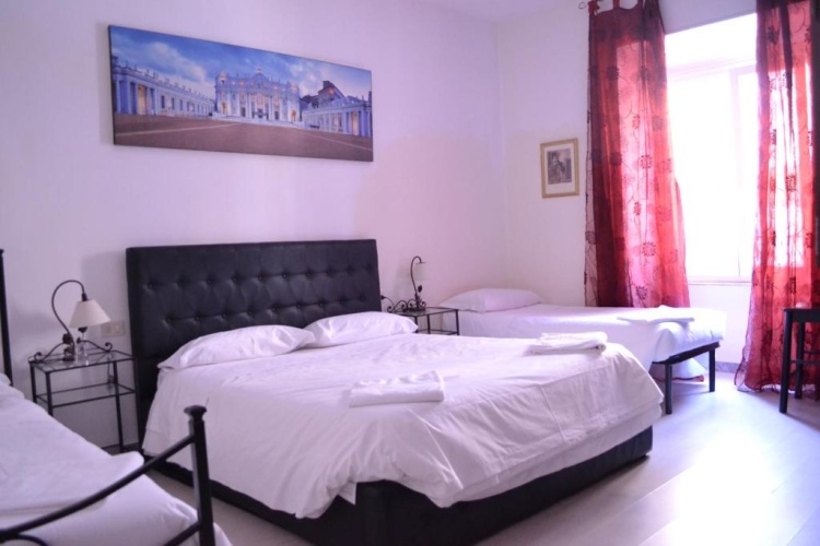 Standard Triple room